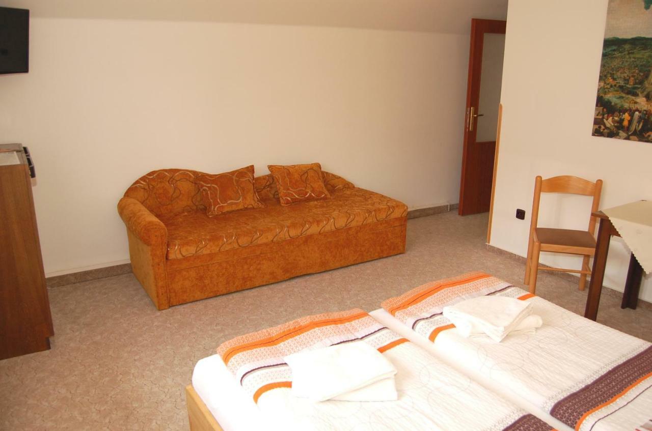Apartmany Florian ฟริมบูร์ก ภายนอก รูปภาพ
